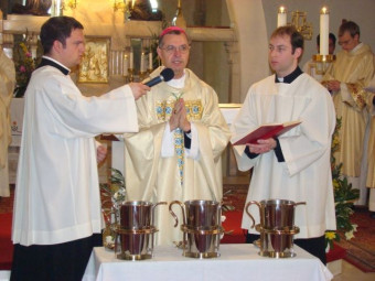 VELIKI ČETRTEK – Krizmena sveta maša v stolni cerkvi