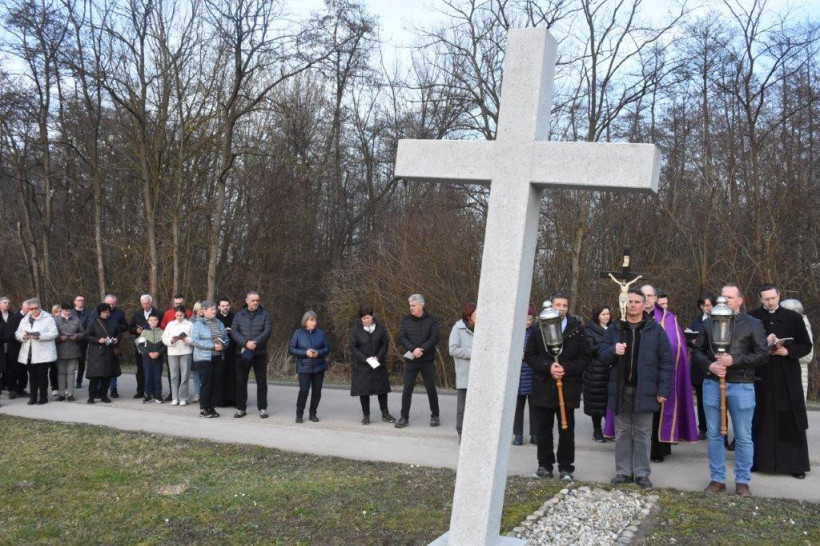 Hotiza - križev pot 3